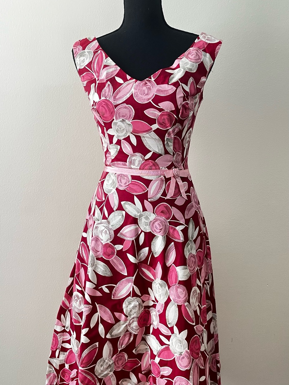 Floral V‑Neck Midi Dress in Berry Pink